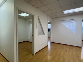 Foto 5 de Espaciosa oficina en renta - 6to piso Av. Colón