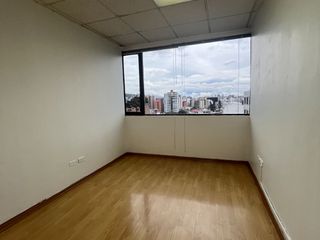 Foto 11 de Espaciosa oficina en renta - 6to piso Av. Colón
