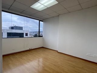 Foto 12 de Espaciosa oficina en renta - 6to piso Av. Colón