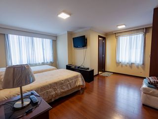 Foto 12 de $83.000 – Suite de 59m² con Parqueadero en La Carolina