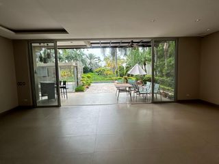 Foto 20 de En venta lujosa casa al lago en Arrecife, Isla Mocoli, Via Samborondon