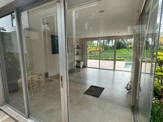 Foto 22 de En venta lujosa casa al lago en Arrecife, Isla Mocoli, Via Samborondon