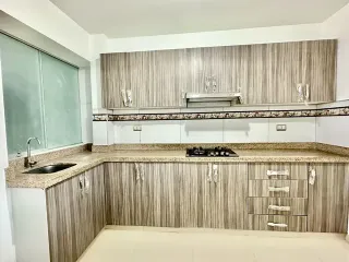 Foto 3 de DEPARTAMENTO EN ALQUILER EN ESTRENO - URB. MIRAFLORES - PIURA