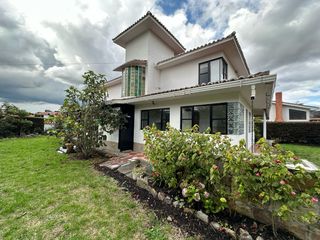 Foto 2 de Venta de Casa en Condominio Cerros del Virrey