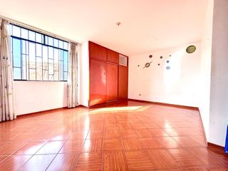 Foto 11 de Vendo EXCLUSIVA Casa en ESQUINA frente PARQUE y Santa María  ICA!
