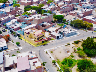 Foto 15 de Vendo EXCLUSIVA Casa en ESQUINA frente PARQUE y Santa María  ICA!