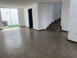 Foto 1 de Casa en renta – Valle de Los Chillos, Armenia Dos