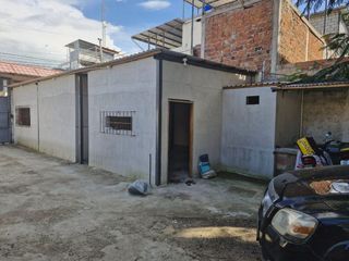 Foto 2 de casa con terreno de venta en manta sector centro