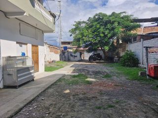 Foto 8 de casa con terreno de venta en manta sector centro