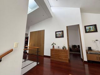 Foto 12 de Exclusividad y naturaleza: casa de lujo con jardín interior y cancha de tenis