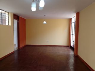 Foto 2 de SE ALQUILA CASA 200 MTS2 COMO VIVIENDA /OFICINA URBANIZACION LA CALERA SURQUILLO