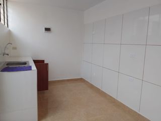 Foto 8 de SE ALQUILA CASA 200 MTS2 COMO VIVIENDA /OFICINA URBANIZACION LA CALERA SURQUILLO