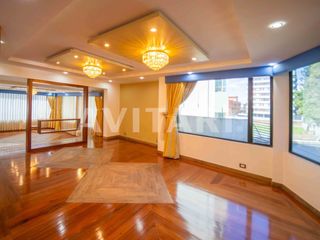 Foto 4 de Casa en Venta en Altos de la Granda Centeno – Exclusiva, Amplia y con Piscina