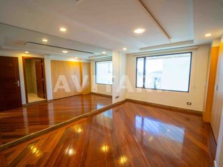 Foto 13 de Casa en Venta en Altos de la Granda Centeno – Exclusiva, Amplia y con Piscina
