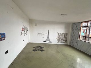 Foto 10 de EN VENTA CASA DE 2 PISOS DE 383.33 MT EN PLENA AVENIDA   MARISCAL CASTILLA, MIRAFLORES, ZONA COMERCIAL Y ESTRATEGICA, CON 15 TIENDAS COMERCIALES Y DPT
