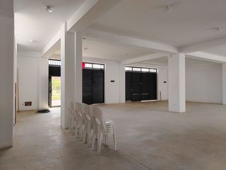 Foto 8 de Se Alquila Local 320 M2 En Estreno