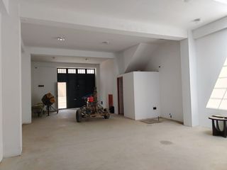 Foto 10 de Se Alquila Local 320 M2 En Estreno