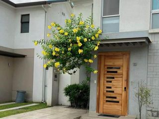 Foto 1 de CASA AMOBLADA EN VIA SALITRE