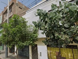 Foto 4 de Venta de Casa de 2 pisos como terreno  $ 210,000 dólares (NEGOCIABLE)