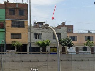 Foto 5 de Venta de Casa de 2 pisos como terreno  $ 210,000 dólares (NEGOCIABLE)
