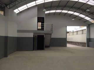Foto 1 de Renta galpón ideal gimnasio iglesia bodegas u oficinas Parqueo 6 autos