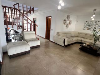 Foto 1 de Vendo Oportunidad en Vía a la Costa: casa con área 363m² en Urbanización Los Ángeles