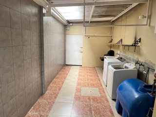 Foto 7 de Vendo Oportunidad en Vía a la Costa: casa con área 363m² en Urbanización Los Ángeles