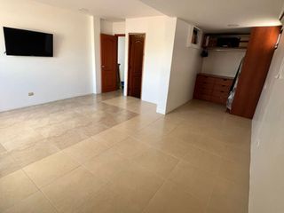 Foto 25 de Vendo Oportunidad en Vía a la Costa: casa con área 363m² en Urbanización Los Ángeles