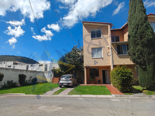 Foto 1 de Casa Moderna en Venta en Pomasqui