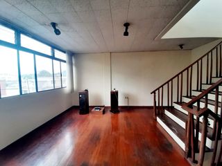 Foto 2 de SE VENDE 3 PROPIEDAD EN 1 (DOS CASA COMERCIALES Y 1 LOCAL) EN URDESA