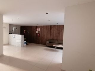 Foto 3 de VENDO AMPLIO DEPARTAMENTO Urb. RESIDENCIAL MONTERRICO- LA MOLINA