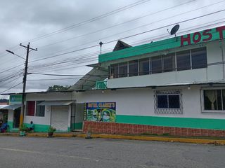 Foto 4 de Vendo Hotel de 1945,5m2 con piscinas  en Misahualli en el Napo esta en operación