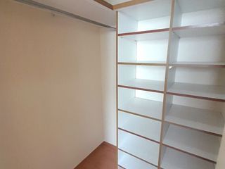 Foto 11 de SE VENDE ACOGEDOR DEPARTAMENTO EN URB. SANTA BEATRIZ