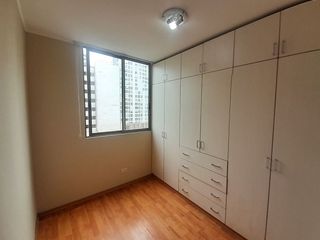 Foto 5 de SE VENDE ACOGEDOR DEPARTAMENTO EN URB. SANTA BEATRIZ