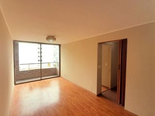 Foto 1 de SE VENDE ACOGEDOR DEPARTAMENTO EN URB. SANTA BEATRIZ