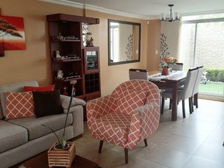 Foto 3 de CASA EN RENTA  AMOBLADA TRES PISOS POMASQUI
