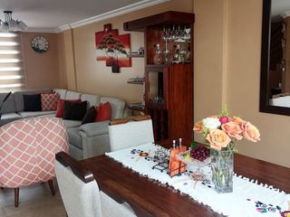 Foto 1 de CASA EN RENTA  AMOBLADA TRES PISOS POMASQUI