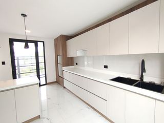 Foto 13 de EN LA CIUDAD DE LOJA, SE VENDE CASA DE 4 HABITACIONES, CERCA AL COLEGIO EUGENIO ESPEJO A 4 MINUTOS DEL TERMINAL TERRESTRE