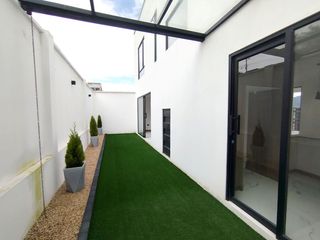 Foto 20 de EN LA CIUDAD DE LOJA, SE VENDE CASA DE 4 HABITACIONES, CERCA AL COLEGIO EUGENIO ESPEJO A 4 MINUTOS DEL TERMINAL TERRESTRE