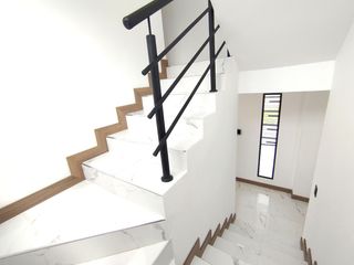 Foto 24 de EN LA CIUDAD DE LOJA, SE VENDE CASA DE 4 HABITACIONES, CERCA AL COLEGIO EUGENIO ESPEJO A 4 MINUTOS DEL TERMINAL TERRESTRE