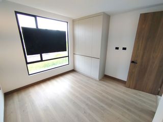 Foto 32 de EN LA CIUDAD DE LOJA, SE VENDE CASA DE 4 HABITACIONES, CERCA AL COLEGIO EUGENIO ESPEJO A 4 MINUTOS DEL TERMINAL TERRESTRE