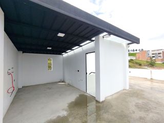 Foto 44 de EN LA CIUDAD DE LOJA, SE VENDE CASA DE 4 HABITACIONES, CERCA AL COLEGIO EUGENIO ESPEJO A 4 MINUTOS DEL TERMINAL TERRESTRE