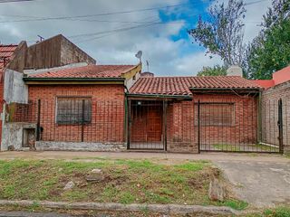 Foto 2 de Castelar Norte - Venta - Casa 3 Ambientes