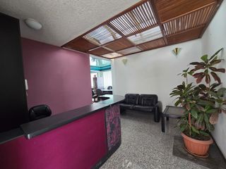 Foto 14 de Renta Oficina Amoblada en Quito Sector Naciones Unidas, Edificio El Tempo, 120m², $700 mensuales incluido alícuota