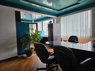 Foto 10 de Renta Oficina Amoblada en Quito Sector Naciones Unidas, Edificio El Tempo, 120m², $700 mensuales incluido alícuota