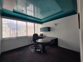 Foto 18 de Renta Oficina Amoblada en Quito Sector Naciones Unidas, Edificio El Tempo, 120m², $700 mensuales incluido alícuota