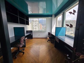 Foto 19 de Renta Oficina Amoblada en Quito Sector Naciones Unidas, Edificio El Tempo, 120m², $700 mensuales incluido alícuota