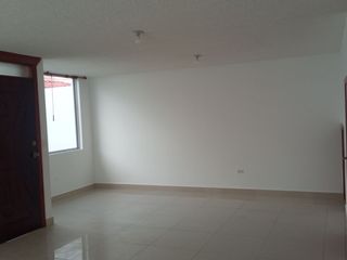 Foto 15 de SE ARRIENDA AMPLIA CASA ESQUINERA EN URBANIZACIÓN DEL EJÉRCITO - CASHAPAMBA - SANGOLQUI - VALLE DE LOS CHILLOS