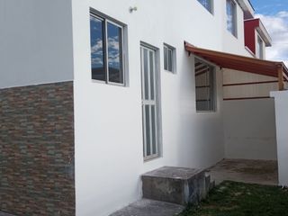 Foto 8 de SE ARRIENDA AMPLIA CASA ESQUINERA EN URBANIZACIÓN DEL EJÉRCITO - CASHAPAMBA - SANGOLQUI - VALLE DE LOS CHILLOS
