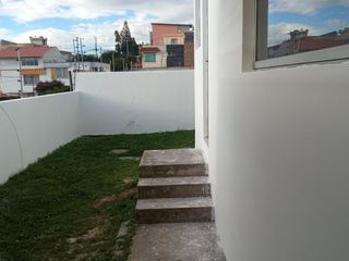 Foto 9 de SE ARRIENDA AMPLIA CASA ESQUINERA EN URBANIZACIÓN DEL EJÉRCITO - CASHAPAMBA - SANGOLQUI - VALLE DE LOS CHILLOS